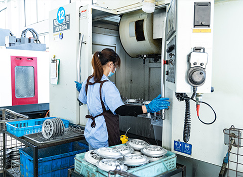 如何確保定制鋁合金壓鑄批次的穩(wěn)定性？